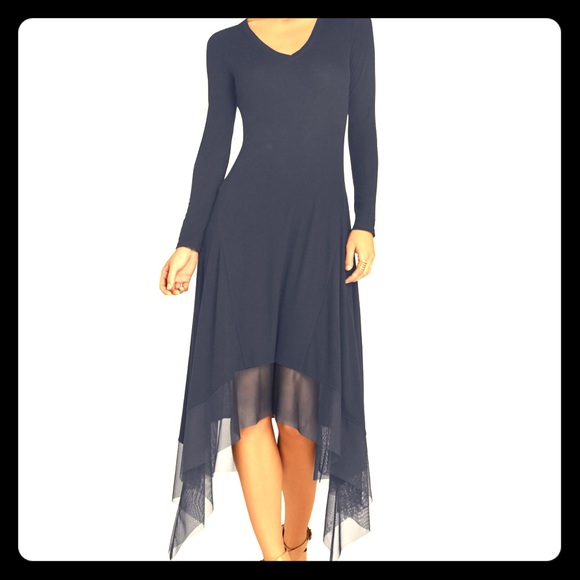 BCBGMaxAzria Dresses & Skirts - BCBG MAXAZRIA “Tiffany” Dress 💙